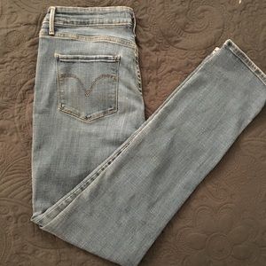 Levi Womens jeans